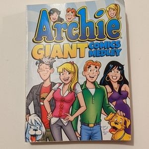 Archie Andrews Riverdale giant comic books